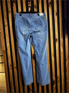 Light Blue Women’s Stretch Jeans